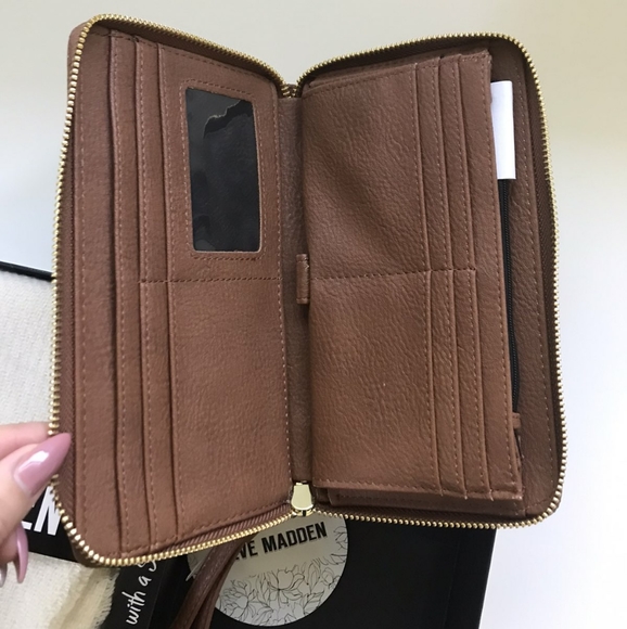 NWT Steve Madden Logo Wallet Zip Around Wr… - Picture 9 of 9